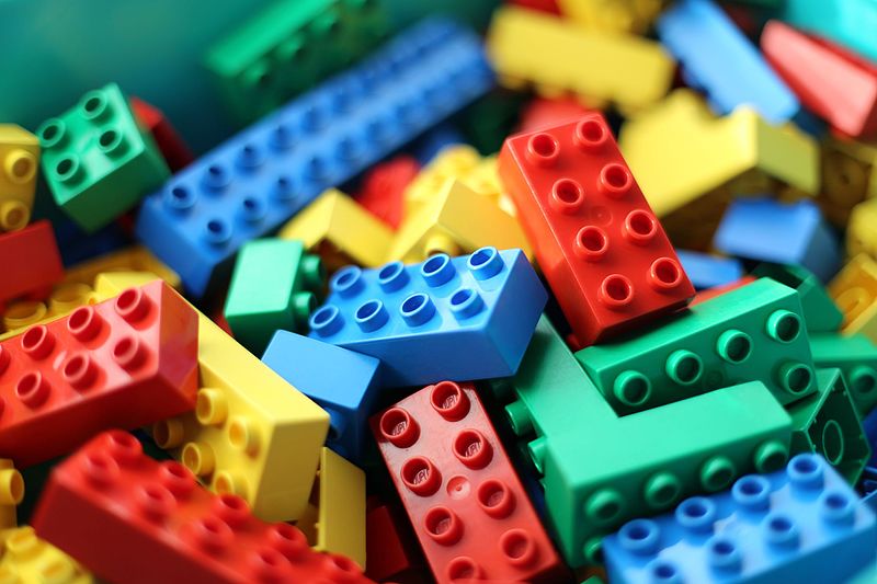 stormloop Maak een bed huren Collecting Lego to celebrate Dal's 200th anniversary - Dalhousie Alumni