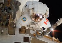 At work above the atmosphere - Canadian Space Agency photo